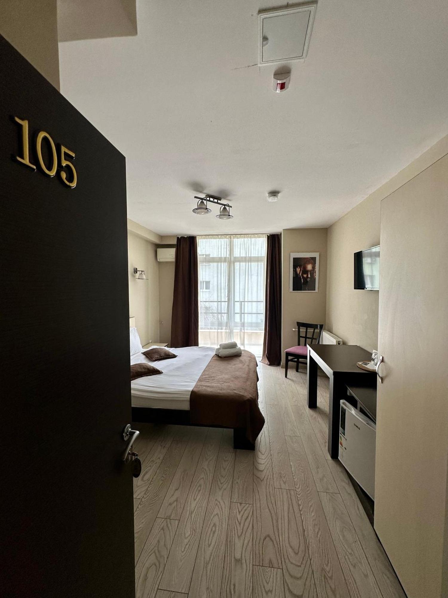 Lion'S Hotel Bukarest Eksteriør billede