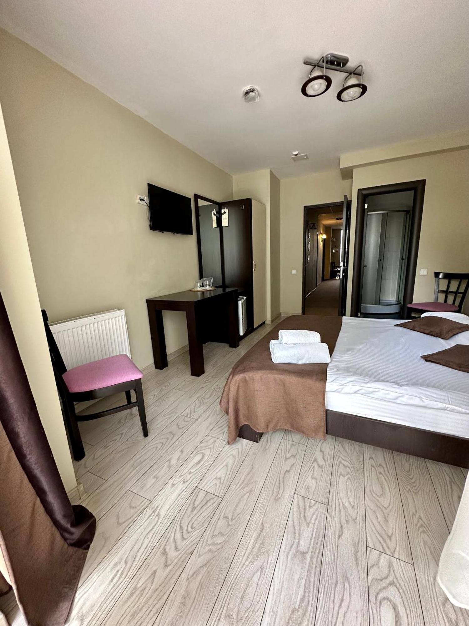 Lion'S Hotel Bukarest Eksteriør billede
