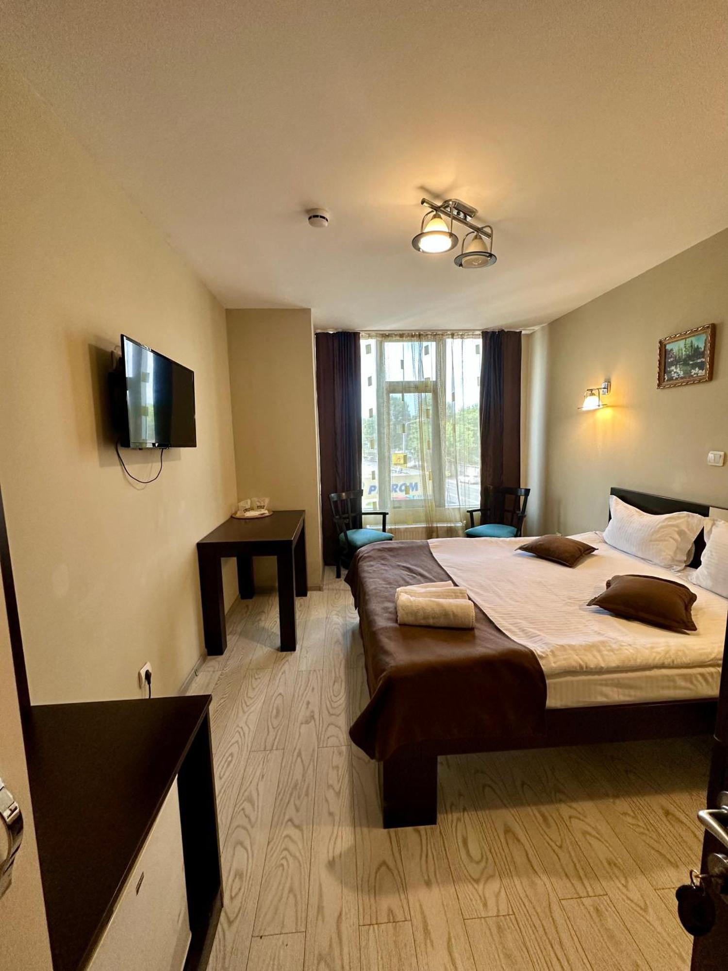 Lion'S Hotel Bukarest Eksteriør billede